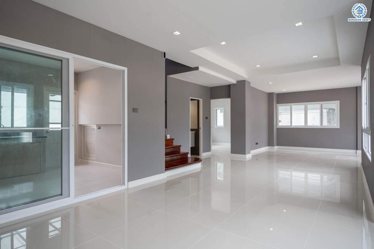 บ้านมือสองตกแต่งใหม่ ม.ศุภาลัย ออร์คิดปาร์ค1 บางแค ดีไซน์หรูหรา เนื้อที่ 117.7 ตร.ว. ฟังก์ชัน 4 ห้องนอน 4 ห้องน้ำ 1 ห้องแม่บ้าน จอดรถได้ 4 คัน บนทำเลเดินทางสะดวก เชื่อมต่อหลายเส้นทาง ใกล้เดอะมอลล์บางแค ทางด่วน "กาญจนาภิเษก" และรถไฟฟ้าสายสีน้ำเงิน "สถานีภาษีเจริญ"